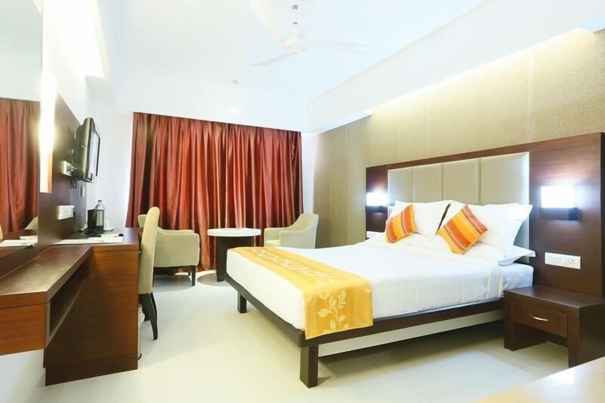 Hotel Moonlit Regency Thodupuzha Екстериор снимка