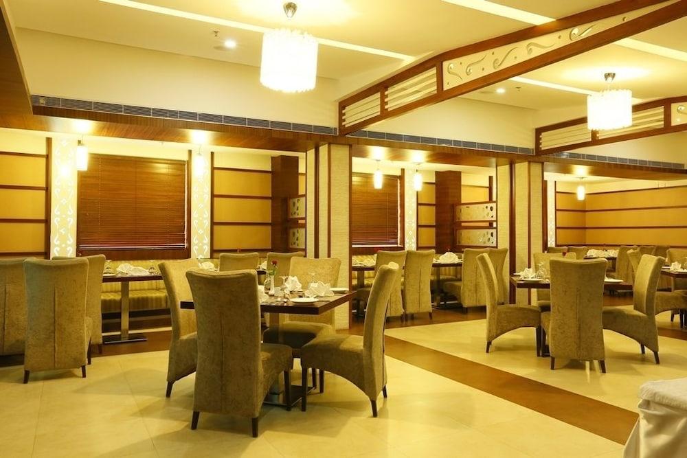 Hotel Moonlit Regency Thodupuzha Екстериор снимка