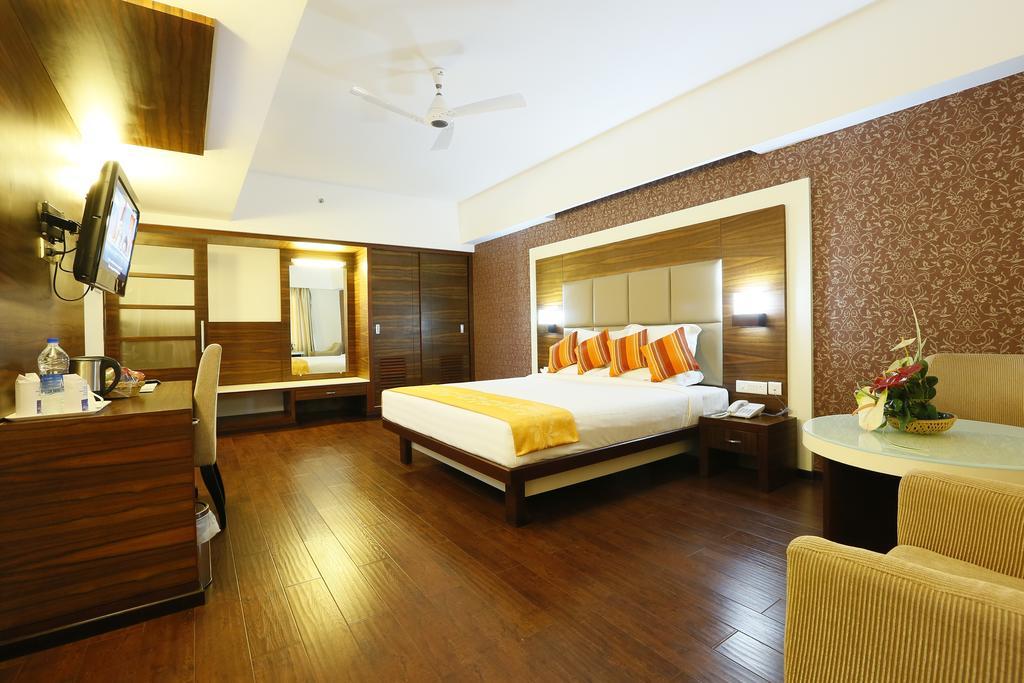 Hotel Moonlit Regency Thodupuzha Екстериор снимка
