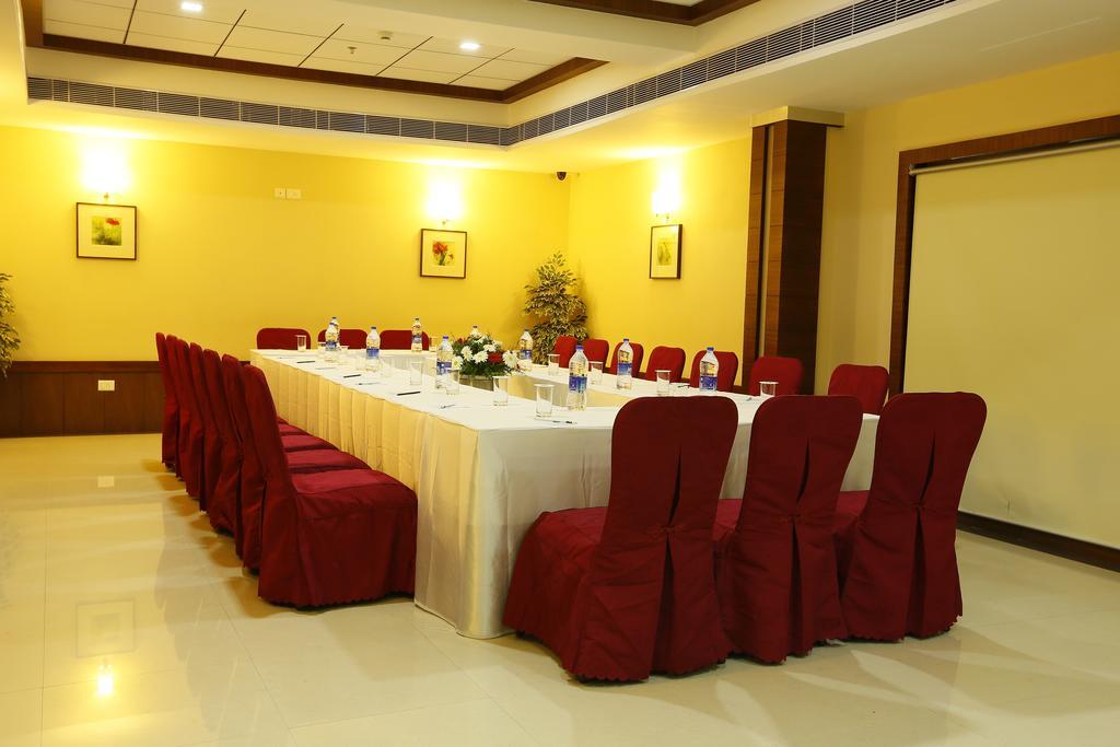 Hotel Moonlit Regency Thodupuzha Екстериор снимка