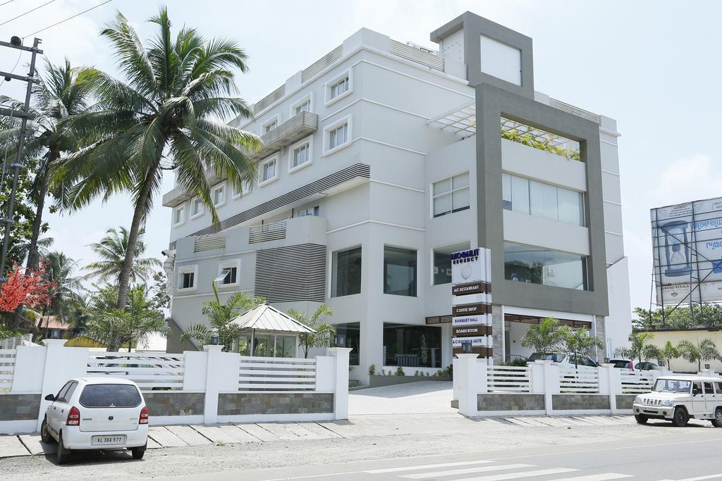 Hotel Moonlit Regency Thodupuzha Стая снимка