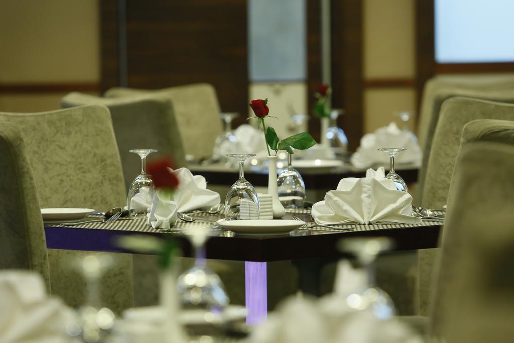 Hotel Moonlit Regency Thodupuzha Екстериор снимка
