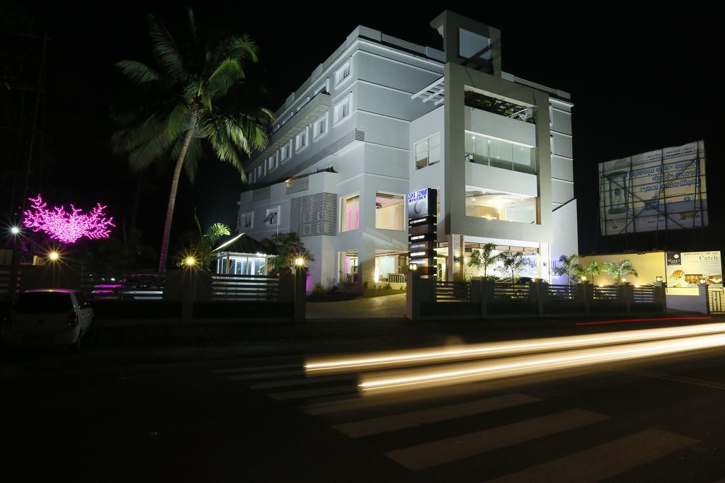 Hotel Moonlit Regency Thodupuzha Екстериор снимка