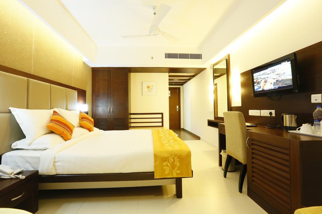 Hotel Moonlit Regency Thodupuzha Стая снимка