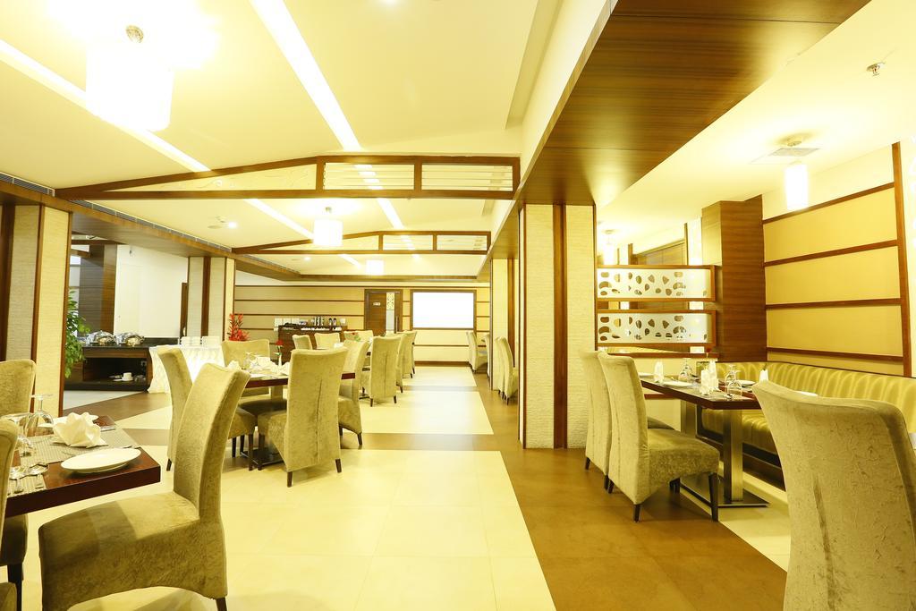 Hotel Moonlit Regency Thodupuzha Екстериор снимка