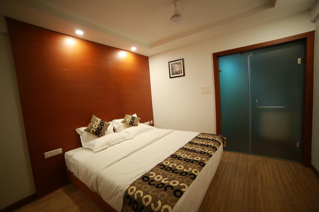Hotel Moonlit Regency Thodupuzha Екстериор снимка