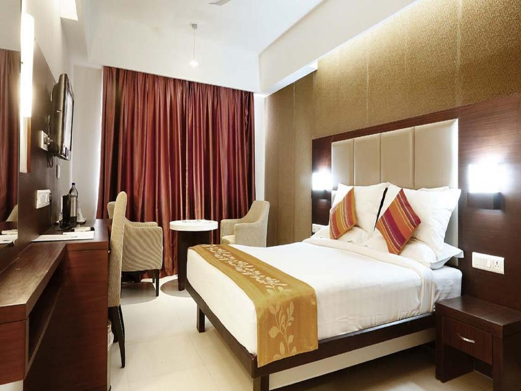 Hotel Moonlit Regency Thodupuzha Екстериор снимка