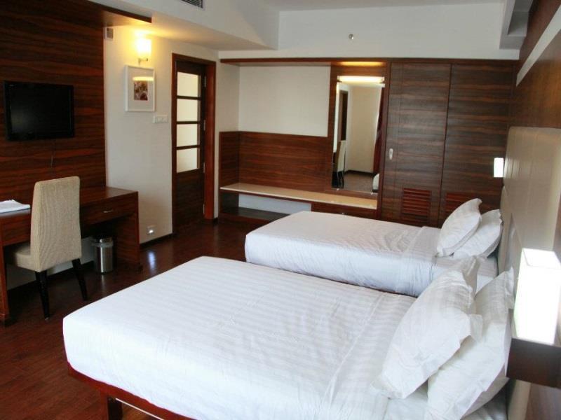 Hotel Moonlit Regency Thodupuzha Екстериор снимка
