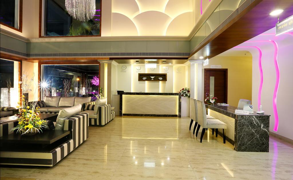 Hotel Moonlit Regency Thodupuzha Екстериор снимка